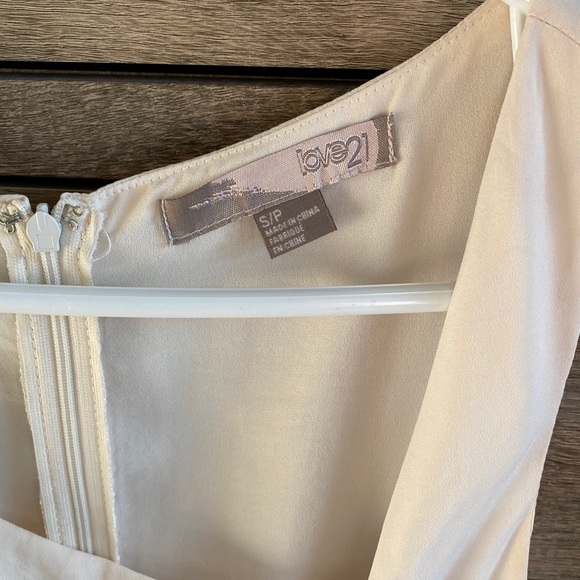 Dress - Picture 4 of 7